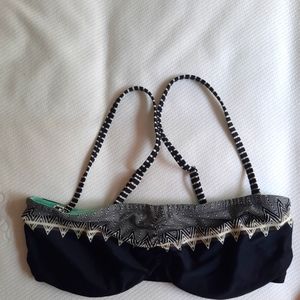 Removable straps bikini top